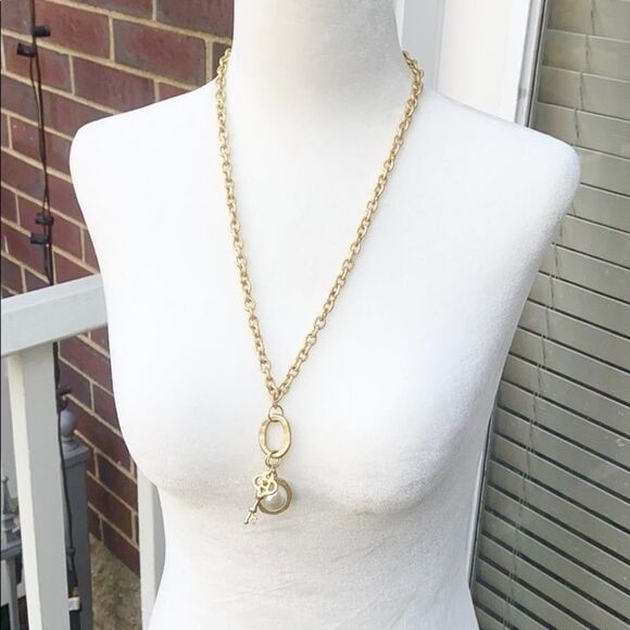 Long gold tone key and faux pearl necklace - Picture 1 of 6